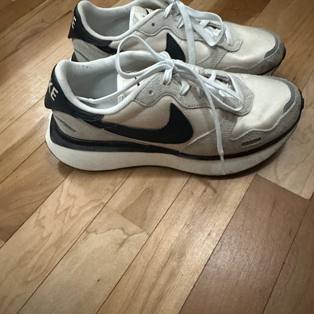 Nike Cream and Black Athletic Shoes